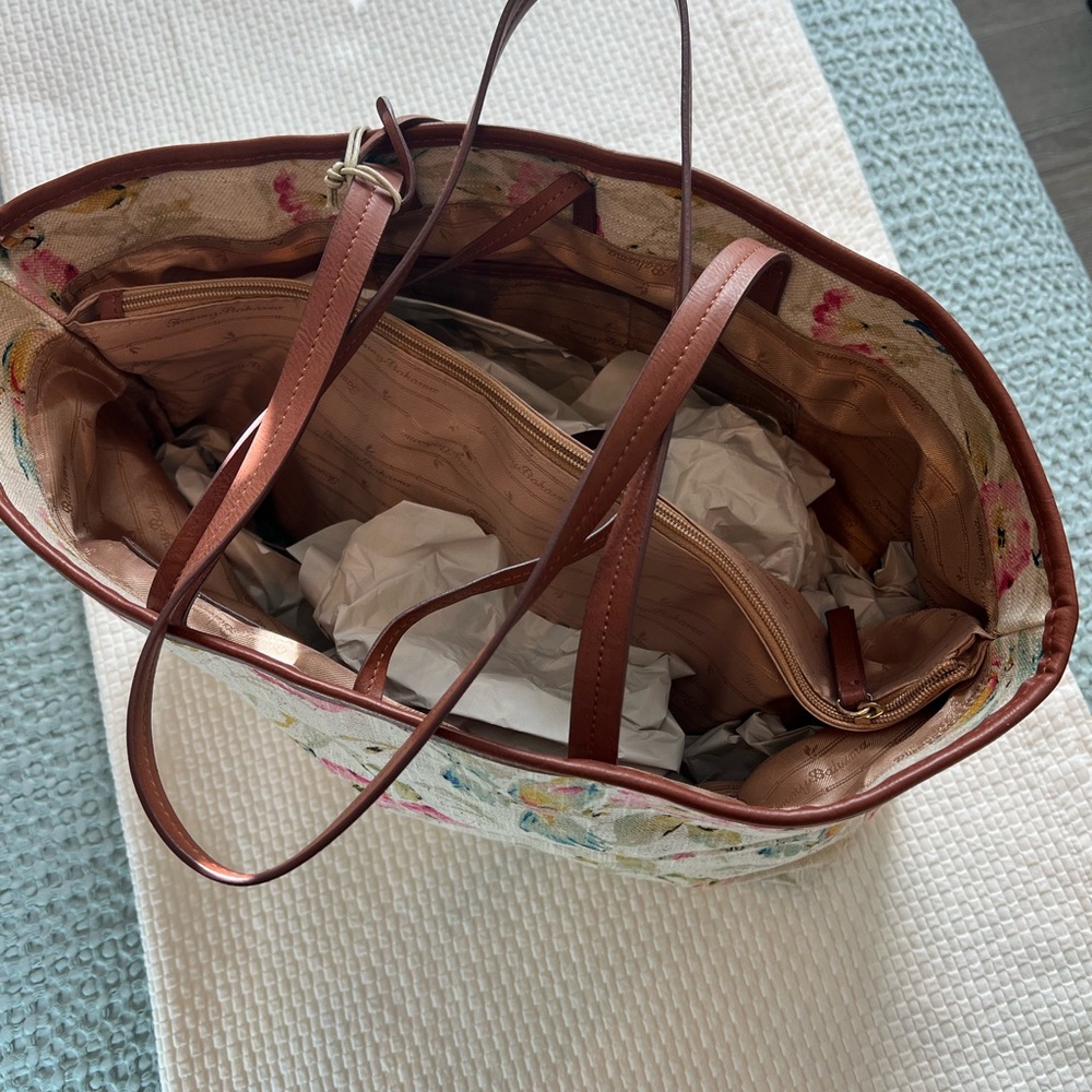 Tommy Bahama Destin Tote Parrot NWT - Picture 5 of 9